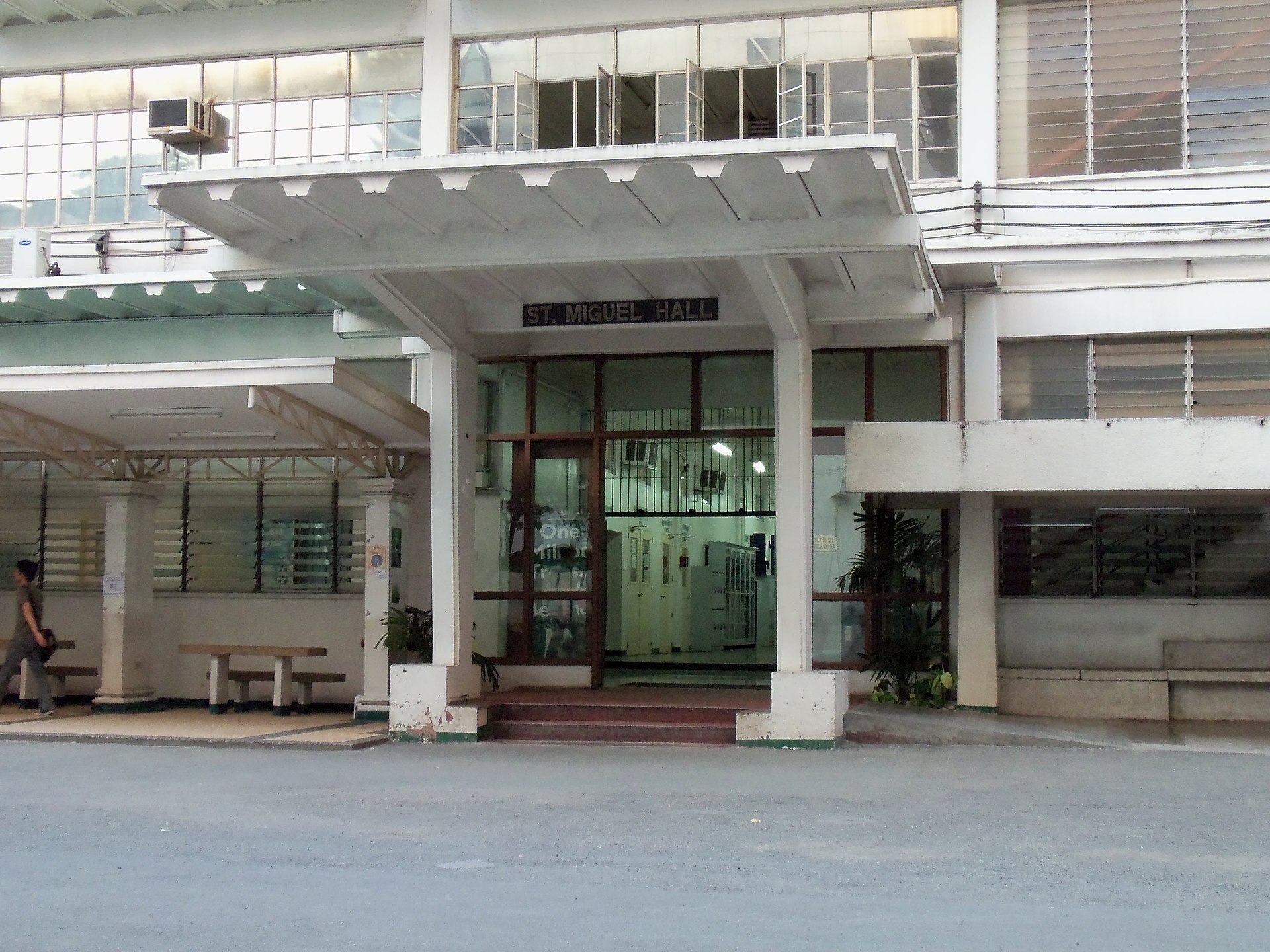De La Salle University — Wikimedia Commons