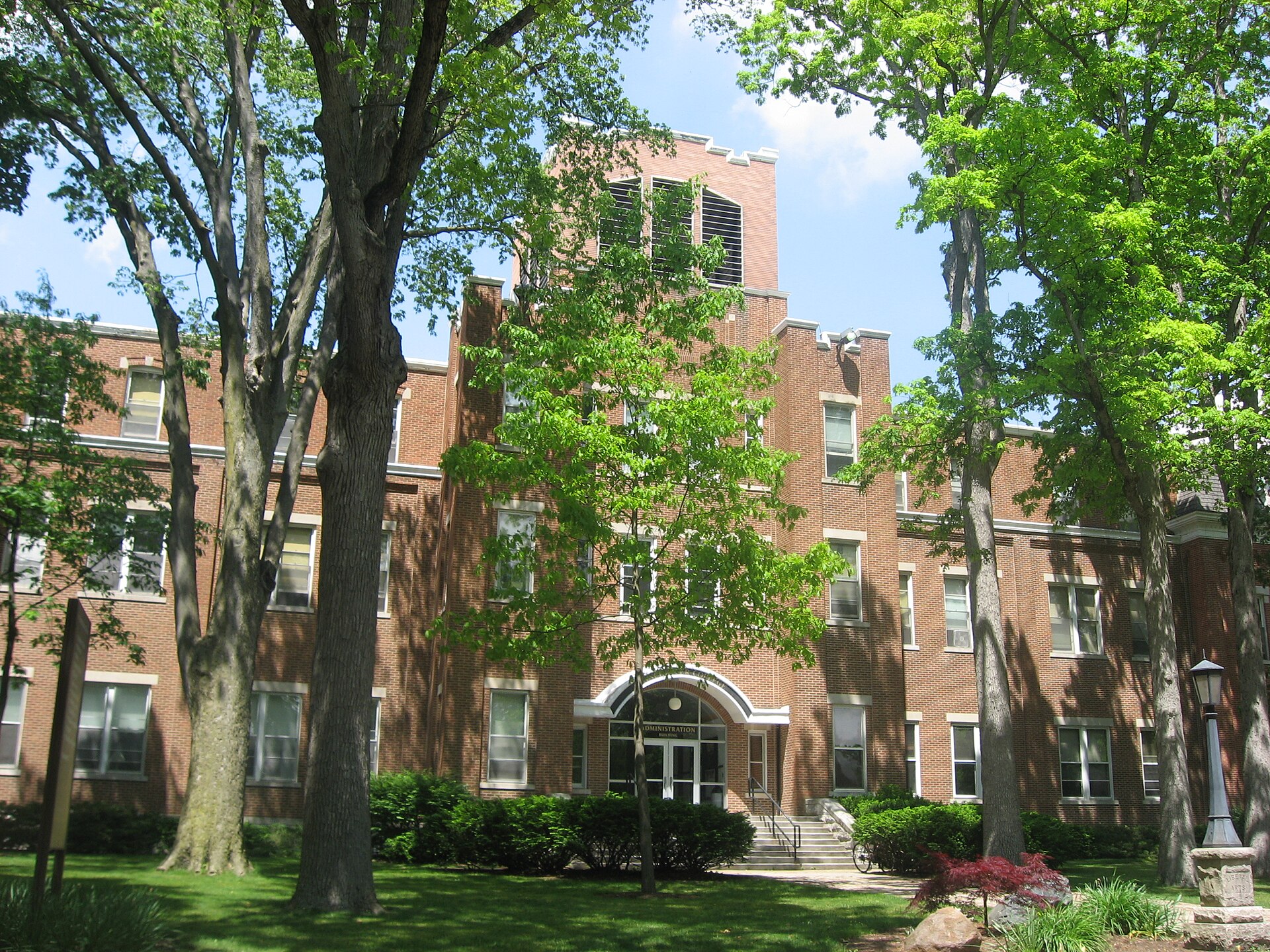 Manchester University — Wikimedia Commons