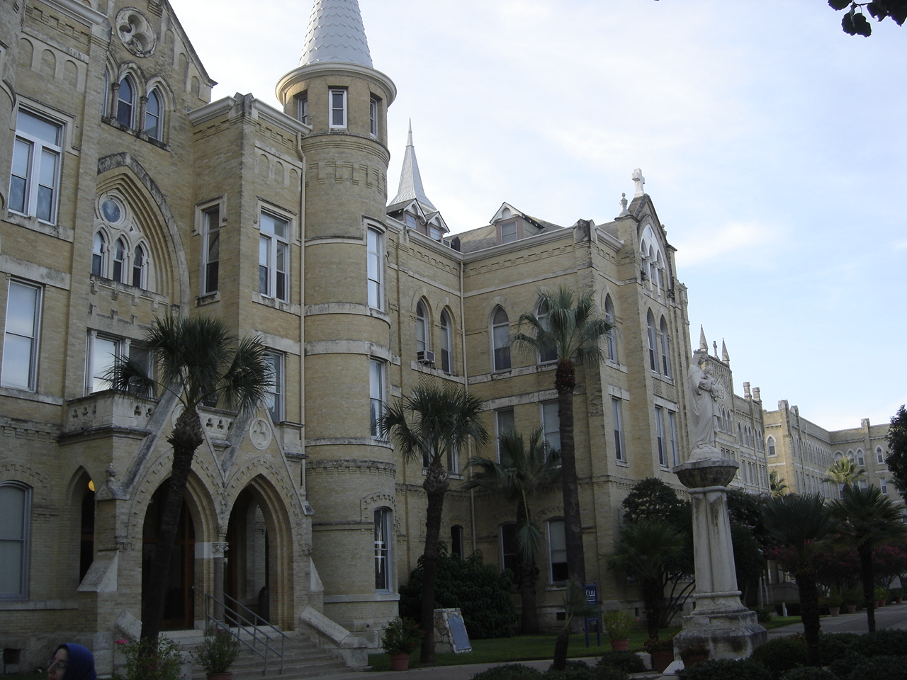 Our Lady of the Lake University — Wikimedia Commons