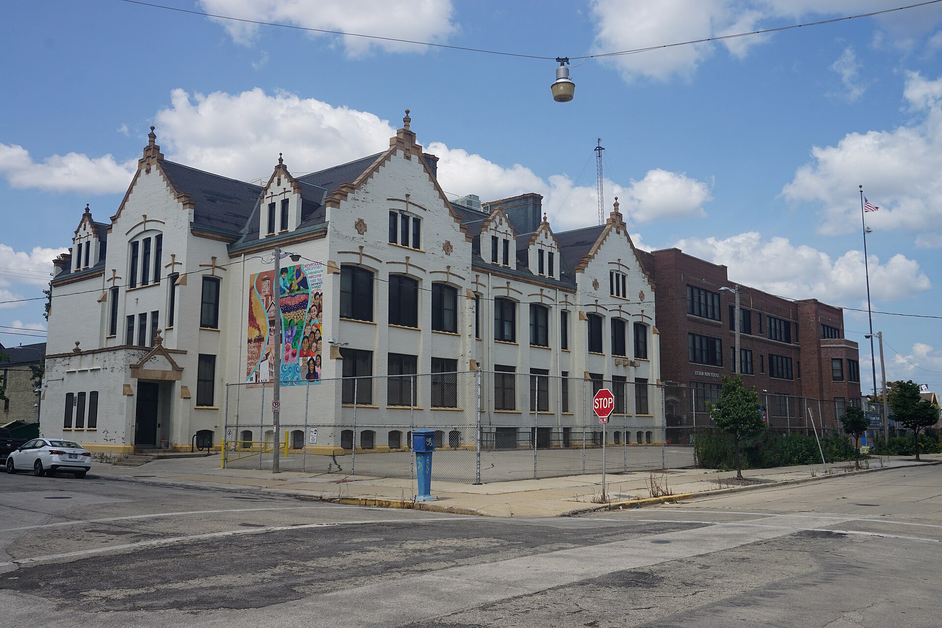 Milwaukee Public Schools — Wikimedia Commons