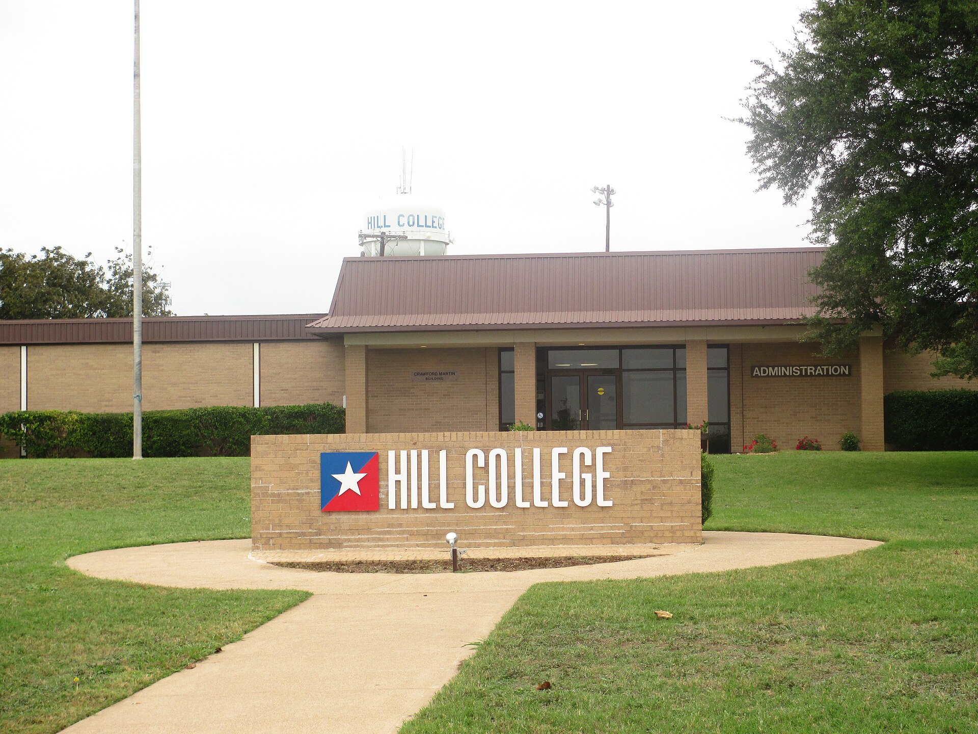 Hill College — Wikimedia Commons