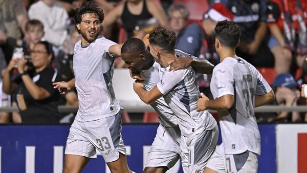 Okyere's late winner lifts Las Vegas Lights over San Antonio FC