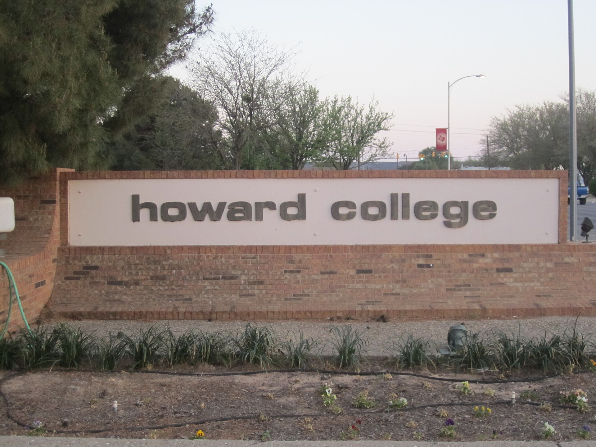 Howard College — Wikimedia Commons