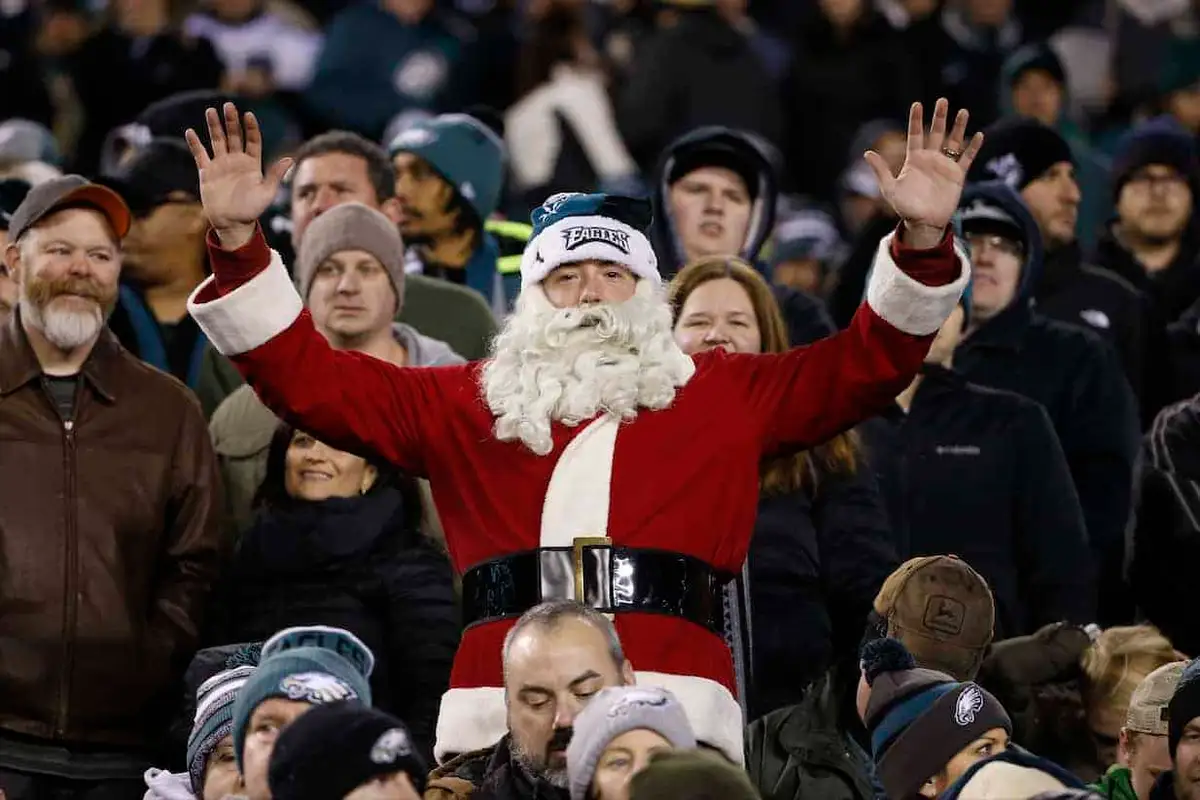 30 Times NFL Fans Showed Complete Lack Of Class
