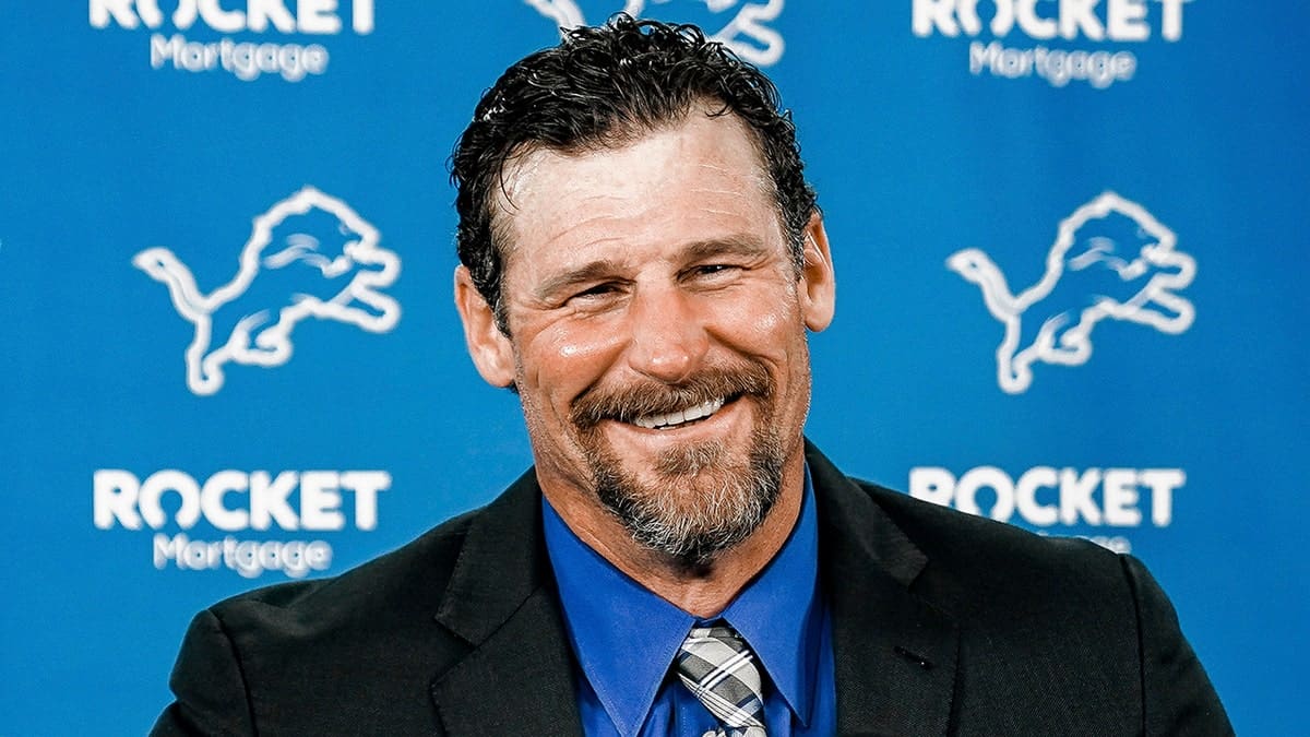 Famous Head Coaches Who Went Off The Deep End