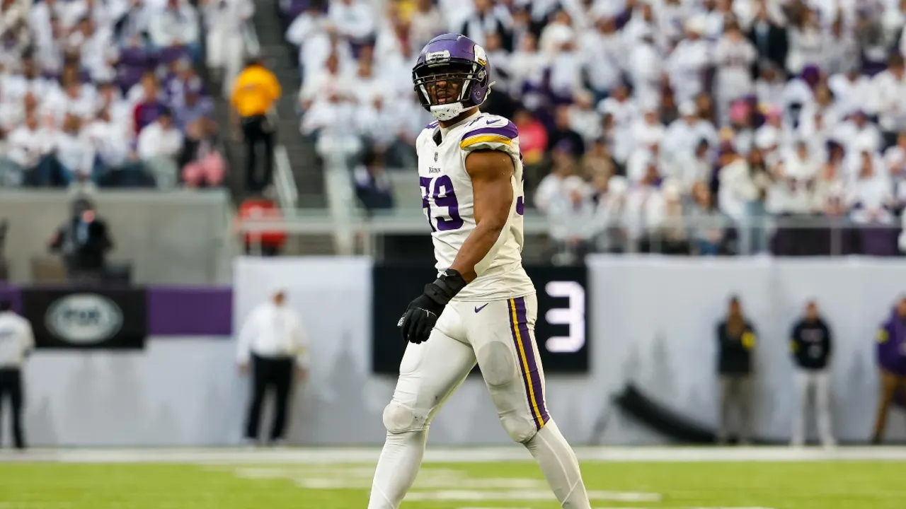 Vikings Danielle Hunter.jpg
