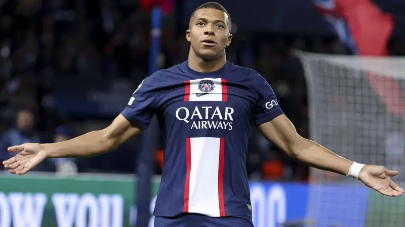 Kylian Mbappe Celebrates Scoring For Psg 2