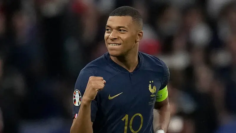 24mbappe Saudis 4 Qgmt Videosixteenbyninejumbo1600