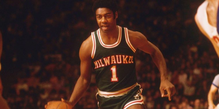 Oscar Robertson, Bucks